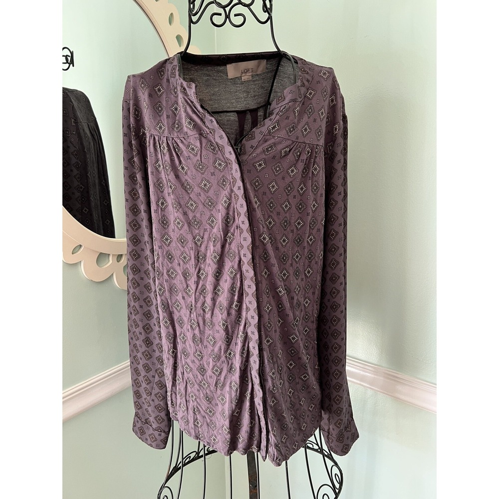 Ann Taylor Size medium Top Blouse loft knit long sleeve Paisley shirt purple